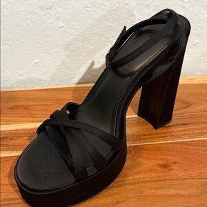 Steve Madden Elegant Black Sandals